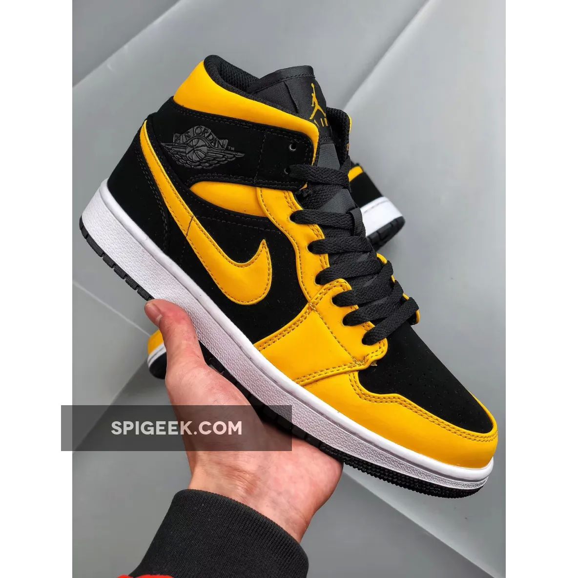 Air Jordan 1 Mid Reverse New Love Black University Gold White Sneakers