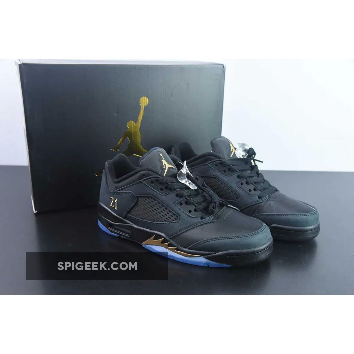 Air Jordan 5 Retro Low Wings 'Class of 2020-21' Black Gold