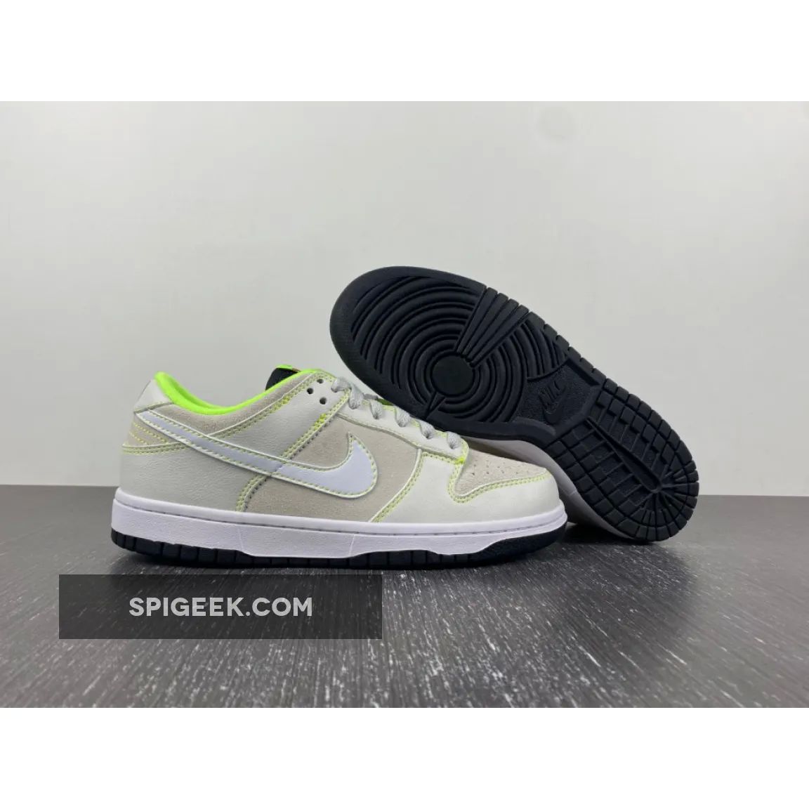 Nike Dunk Low University of Oregon Limited Edition Tinker Hatfield Design