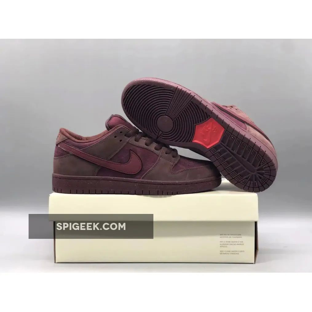 Valentine's Day Nike SB Dunk Low Premium Burgundy Crush Limited Edition